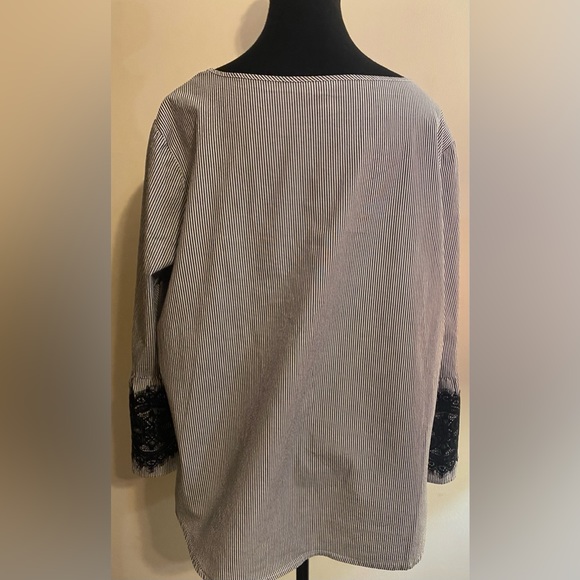 Womens bell sleeve striped shirt. Size Extra Large - Picture 5 of 6